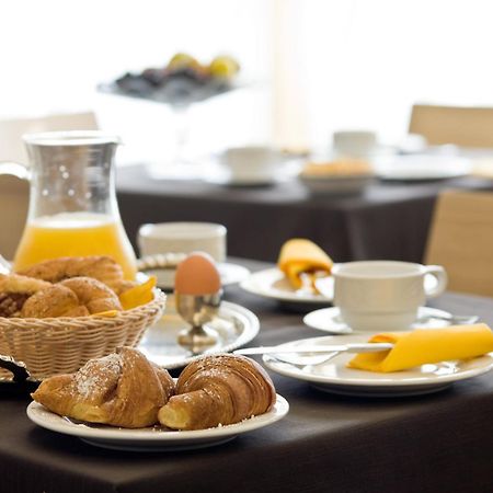 Hotel Acquadolce Пескиера дел Гарда Екстериор снимка