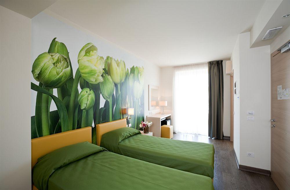 Hotel Acquadolce Пескиера дел Гарда Екстериор снимка