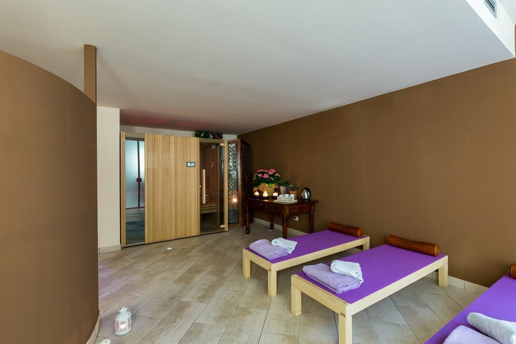 Hotel Acquadolce Пескиера дел Гарда Екстериор снимка