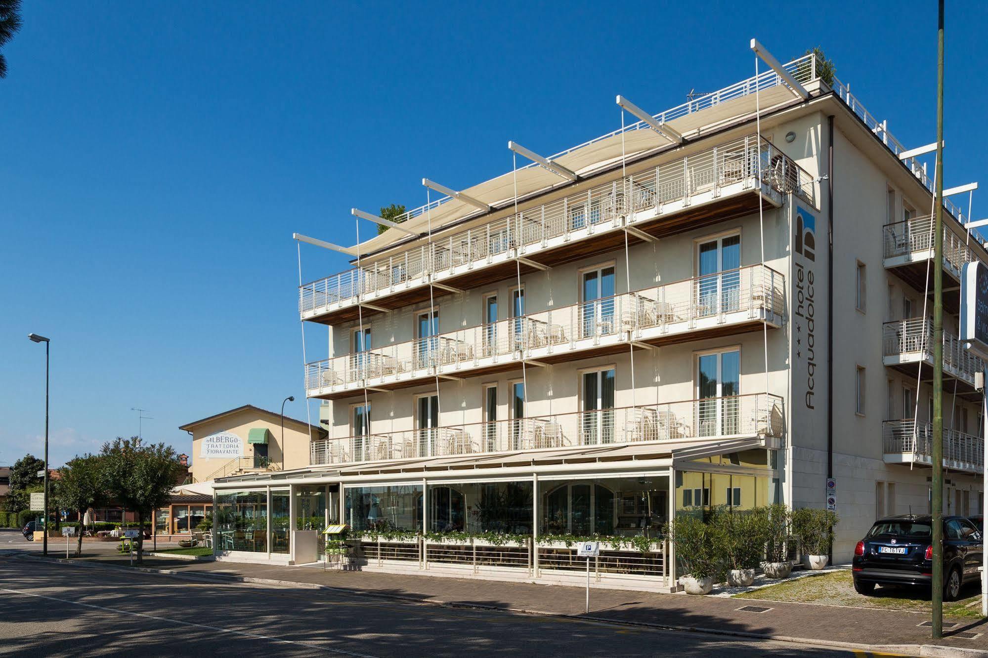 Hotel Acquadolce Пескиера дел Гарда Екстериор снимка