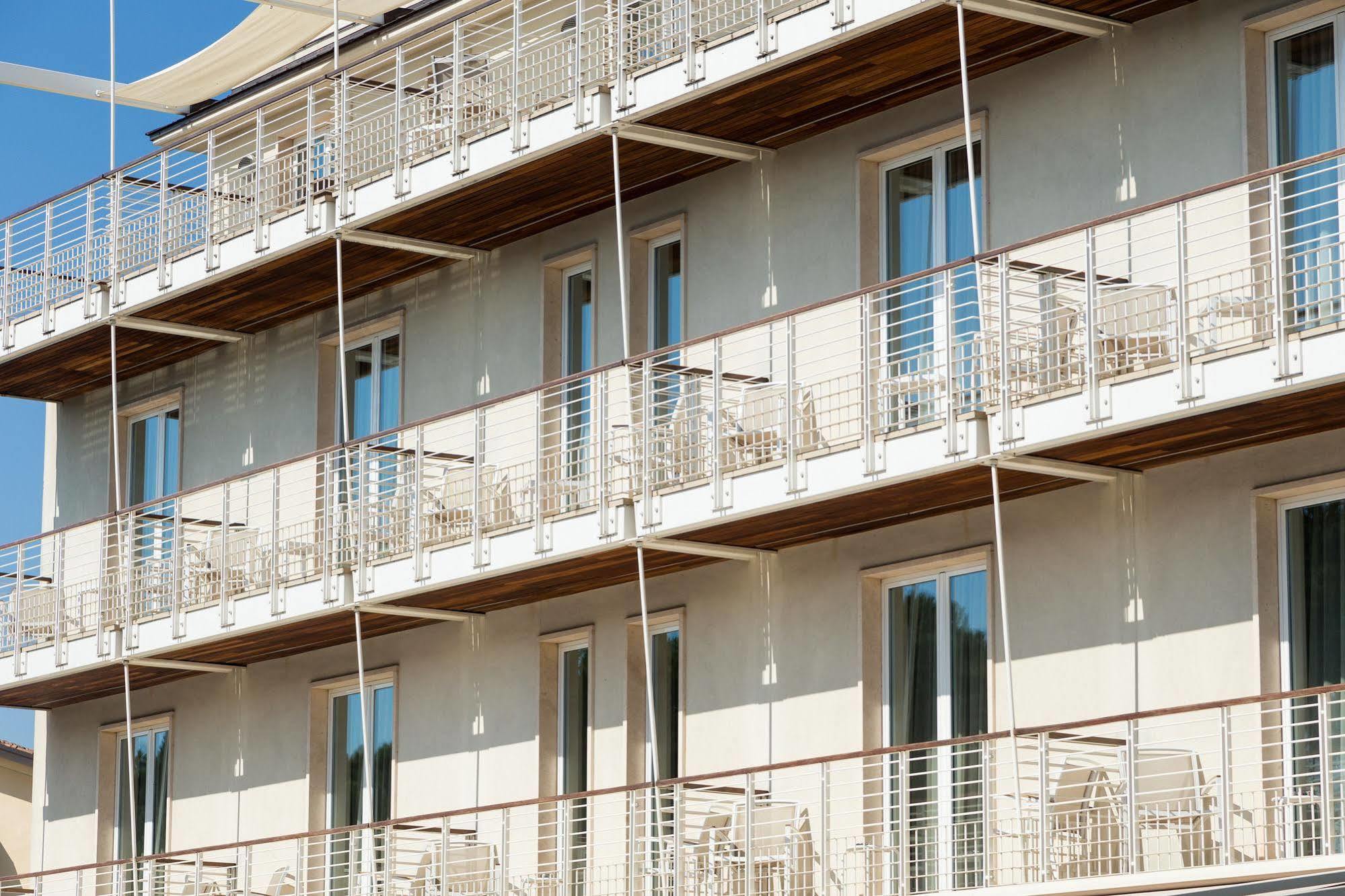 Hotel Acquadolce Пескиера дел Гарда Екстериор снимка